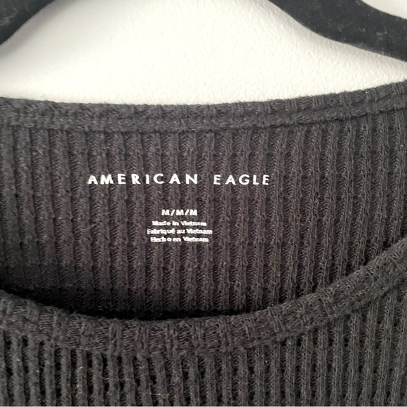 American Eagle Outfitters Black Basic Waffle Tee in Size M - Picture 2 of 3
